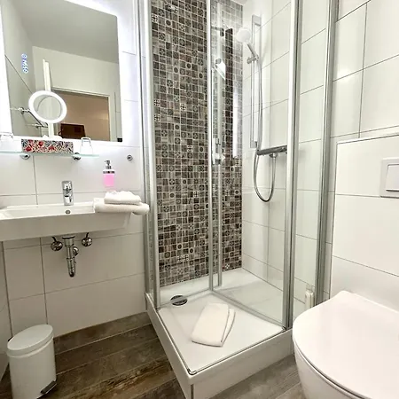 Elefant 3* Schwerin (Mecklenburg-Vorpommern)